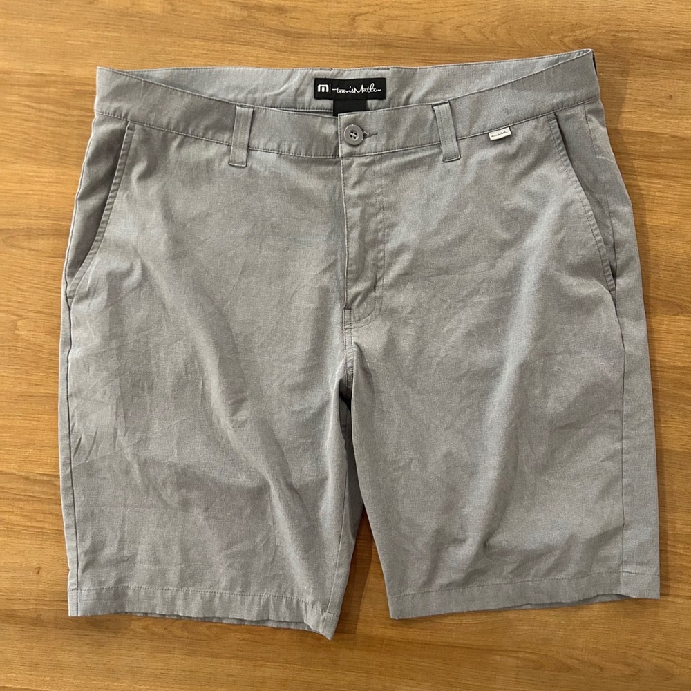 Travis Mathew Men's Grey Golf Shorts Size 36 Polyester Blend Stretch Casual